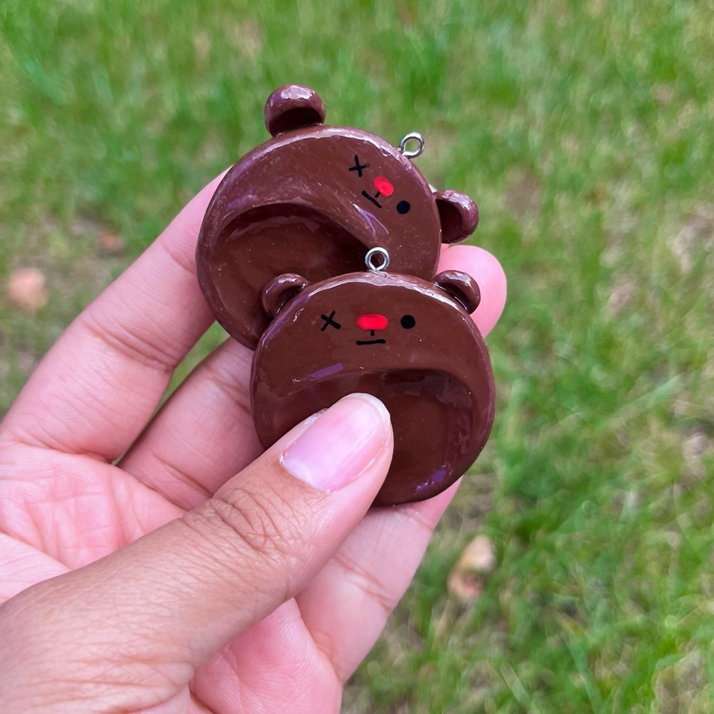 Adorable brown bear worry stone charm
